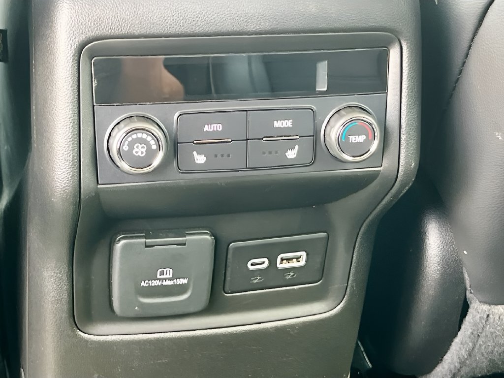 Used 2023 GMC Acadia Denali w/ Black Diamond Edition FWD image 27