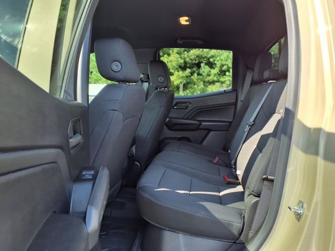 Used 2024 Chevrolet Colorado Trail Boss w/ Technology Package AWD/4WD image 20