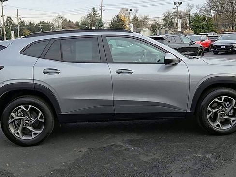 New 2025 Chevrolet Trax LT w/ Driver Confidence Package image 5