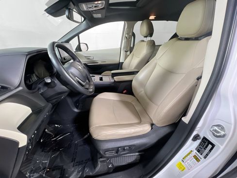Used 2022 Toyota Sienna XLE w/ XLE Plus Package AWD/4WD image 21
