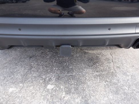 Used 2023 Porsche Cayenne Platinum Edition image 5