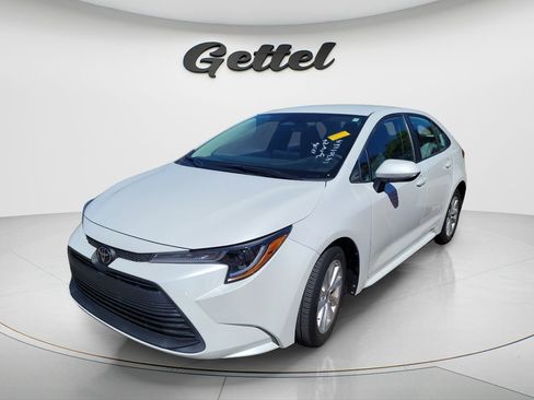 Used 2023 Toyota Corolla LE w/ LE Convenience Package image 1