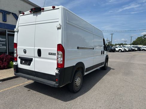 Used 2025 RAM ProMaster 2500 w/ Convenience Group FWD image 4