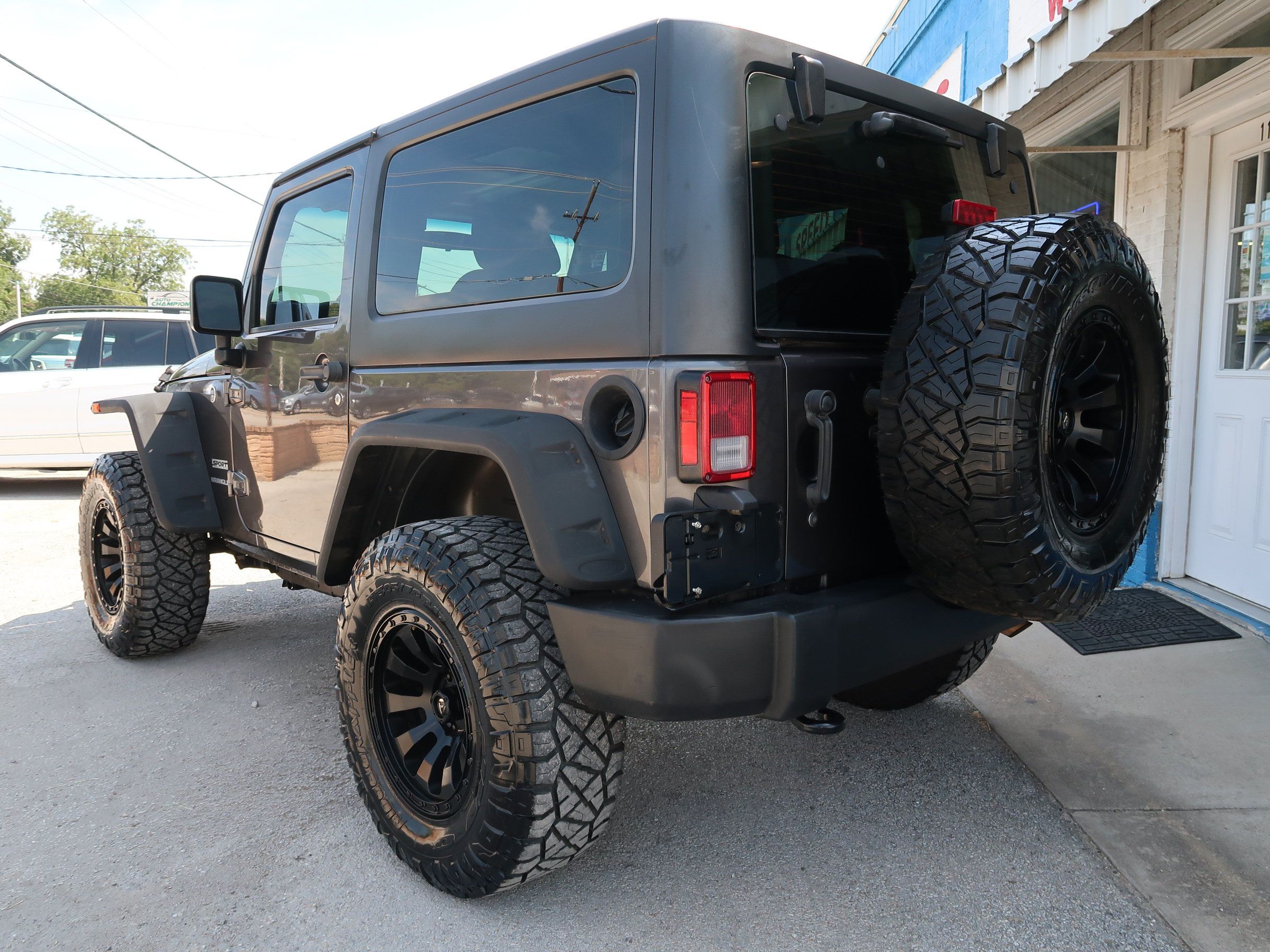 Used 2017 Jeep Wrangler Sport AWD/4WD image 28