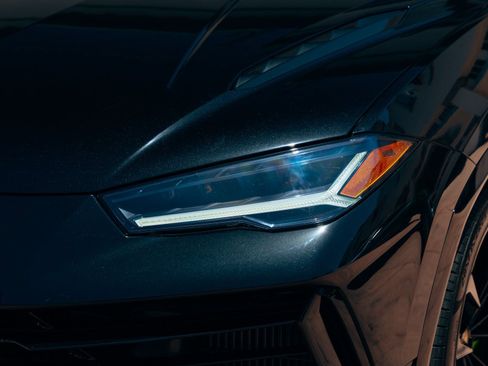 Used 2024 Lamborghini Urus S AWD/4WD image 11