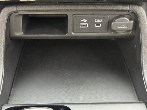 Used 2025 Honda Pilot Sport image 27