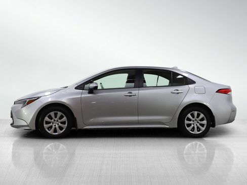 Used 2024 Toyota Corolla LE image 2