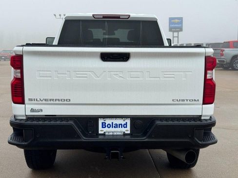 Used 2024 Chevrolet Silverado 2500 Custom w/ Custom Value Package image 5