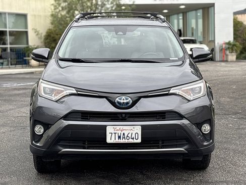 Used 2016 Toyota RAV4 Limited image 10