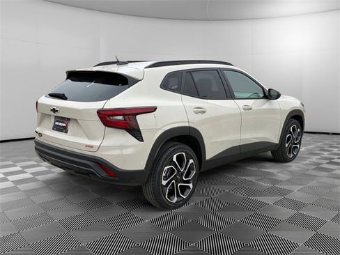 New 2026 Chevrolet Trax RS w/ Sunroof Package image 3