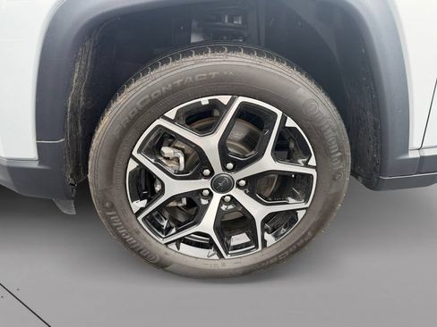 Certified 2025 Jeep Compass Limited AWD/4WD image 9