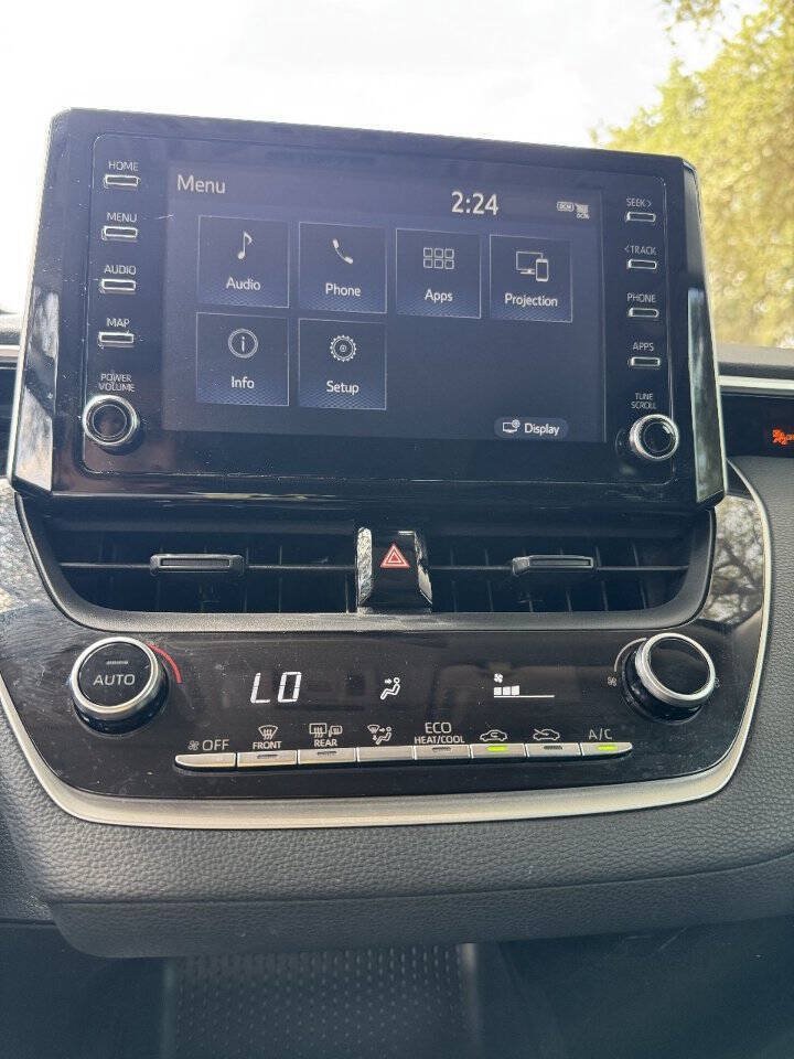 Used 2020 Toyota Corolla LE w/ LE Premium Package FWD image 13