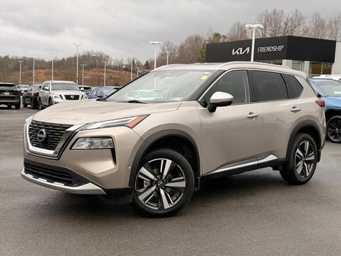 Used 2023 Nissan Rogue Platinum w/ Platinum Premium Package image 2