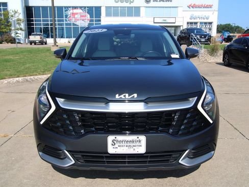 Used 2023 Kia Sportage EX FWD image 2