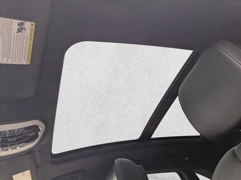 Used 2016 Porsche Macan Turbo image 16