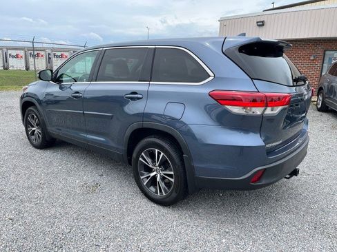 Used 2019 Toyota Highlander Plus AWD/4WD image 9
