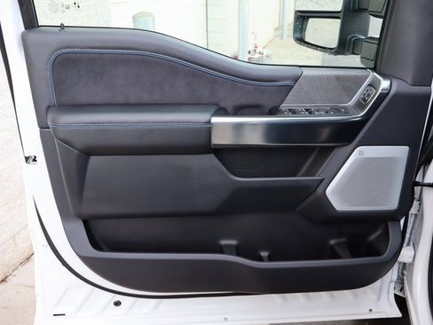 Used 2025 Ford F350 Platinum image 26