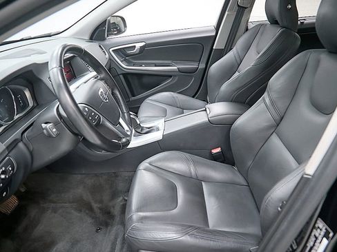 Used 2017 Volvo S60 T5 Inscription Platinum w/ Climate Package image 20