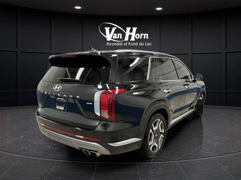 Used 2025 Hyundai Palisade Limited image 3