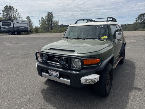 Used 2010 Toyota FJ Cruiser 4WD image 1