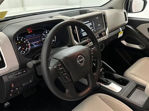 New 2025 Nissan Frontier SV image 17