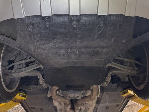 Used 2017 Bentley Bentayga image 84