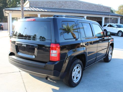 Used 2015 Jeep Patriot Sport image 6