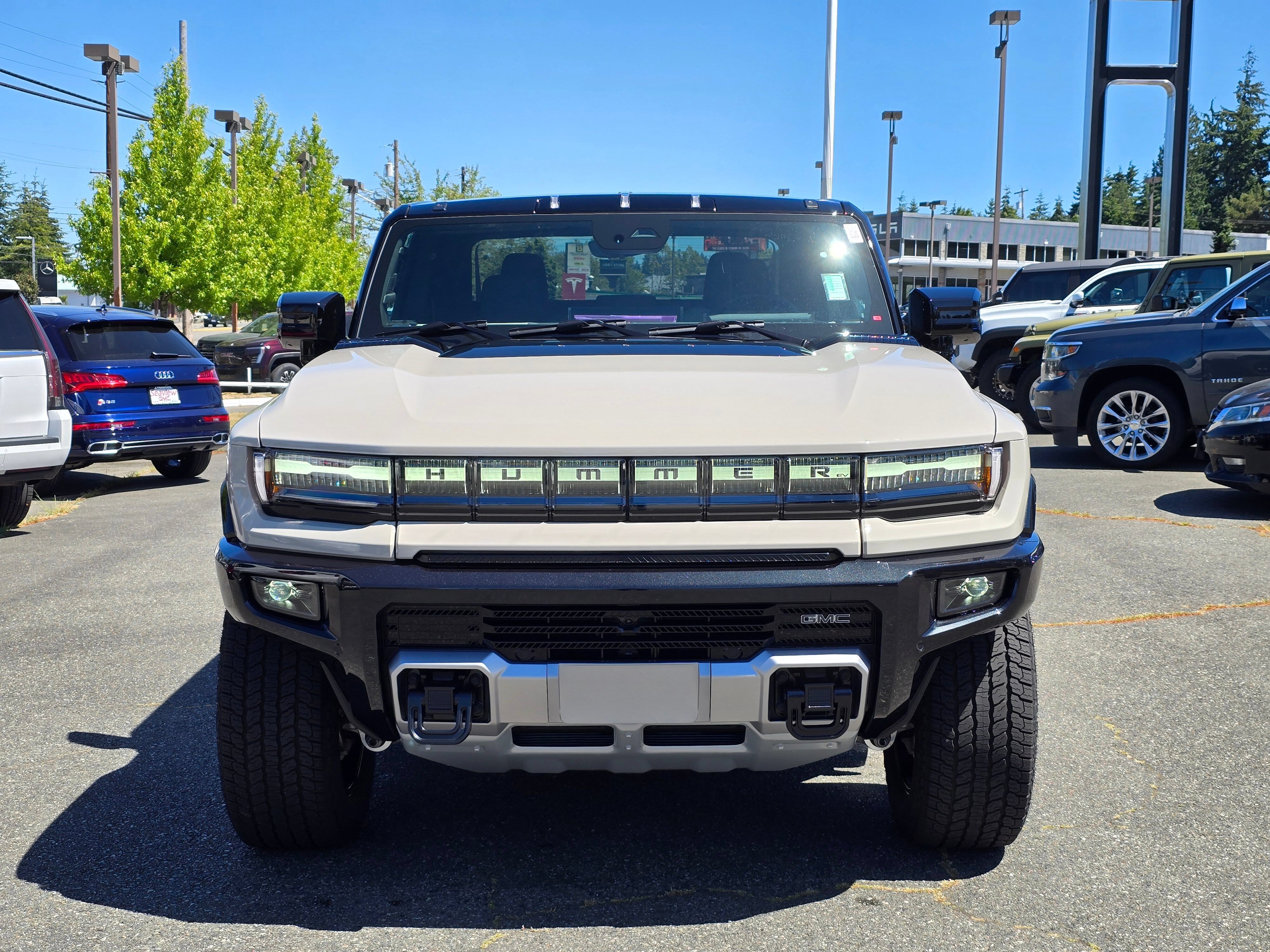 New 2026 GMC Hummer EV 4x4 Crew Cab w/ LPO, Dark Essentials Package image 2