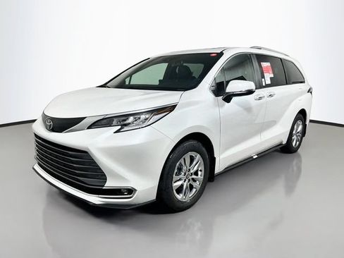 New 2026 Toyota Sienna Limited FWD image 7