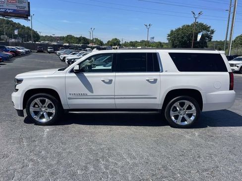 Used 2017 Chevrolet Suburban LT RWD image 2