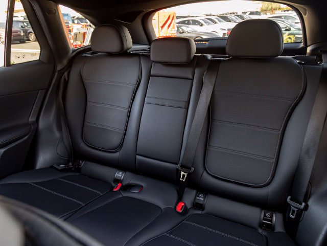 Used 2026 Mercedes-Benz GLC 300 image 30