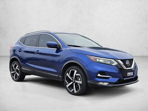Used 2021 Nissan Rogue Sport SL w/ Premium Package FWD image 3