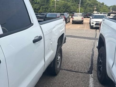 Used 2019 Chevrolet Silverado 2500 W/T AWD/4WD image 3
