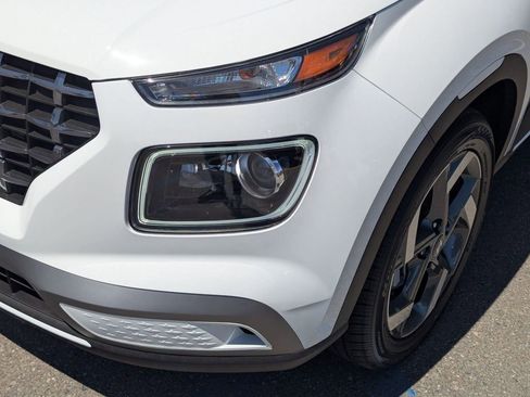 New 2025 Hyundai Venue Limited image 10