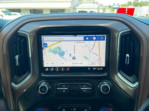 Used 2019 Chevrolet Silverado 1500 High Country image 31