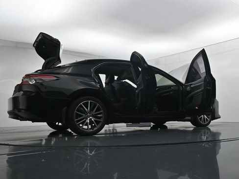 Used 2024 Toyota Camry XLE FWD image 29