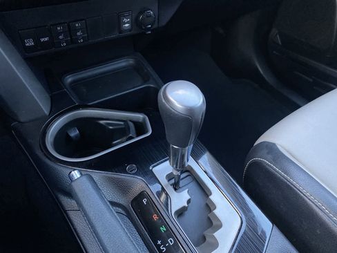 Used 2016 Toyota RAV4 Limited image 37