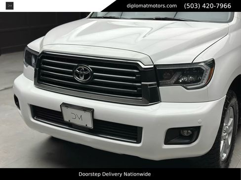 Used 2018 Toyota Sequoia TRD Sport image 14