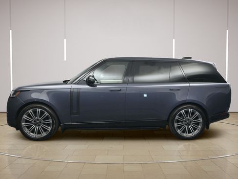 Used 2024 Land Rover Range Rover Long Wheelbase SE AWD/4WD image 2