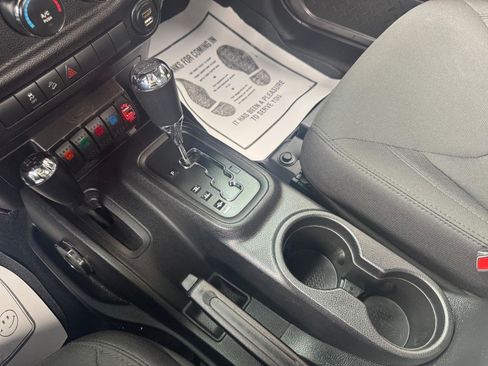 Used 2016 Jeep Wrangler Unlimited Sport w/ Connectivity Group image 12