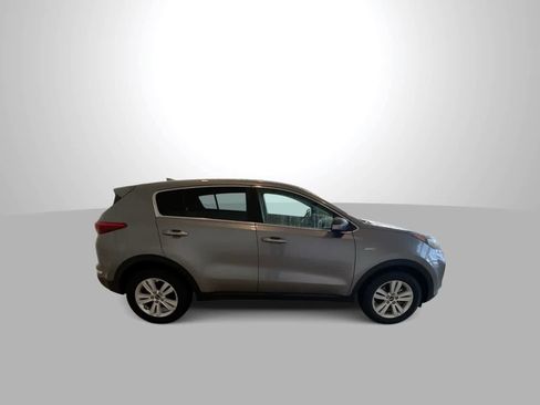 Used 2018 Kia Sportage LX image 9