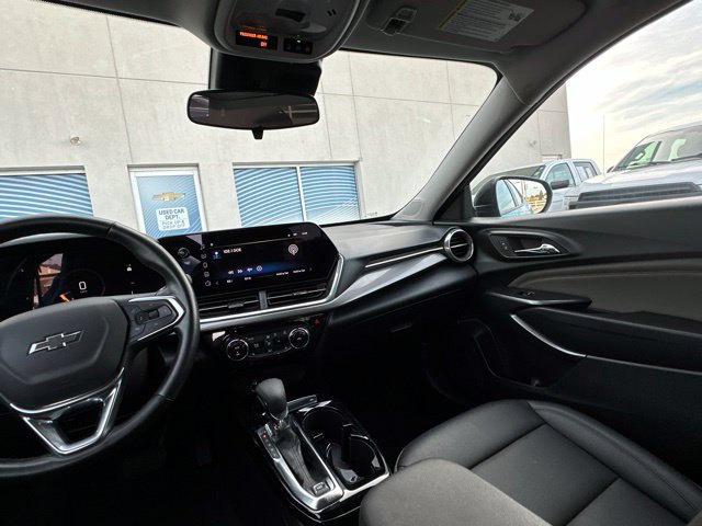 Used 2025 Chevrolet Trax ACTIV w/ Sunroof Package FWD image 23