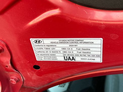 Used 2024 Hyundai Elantra Limited FWD image 30