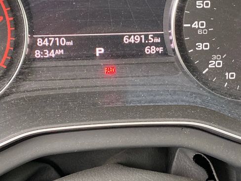 Used 2019 Audi Q5 2.0T Premium w/ Convenience Package AWD/4WD image 8