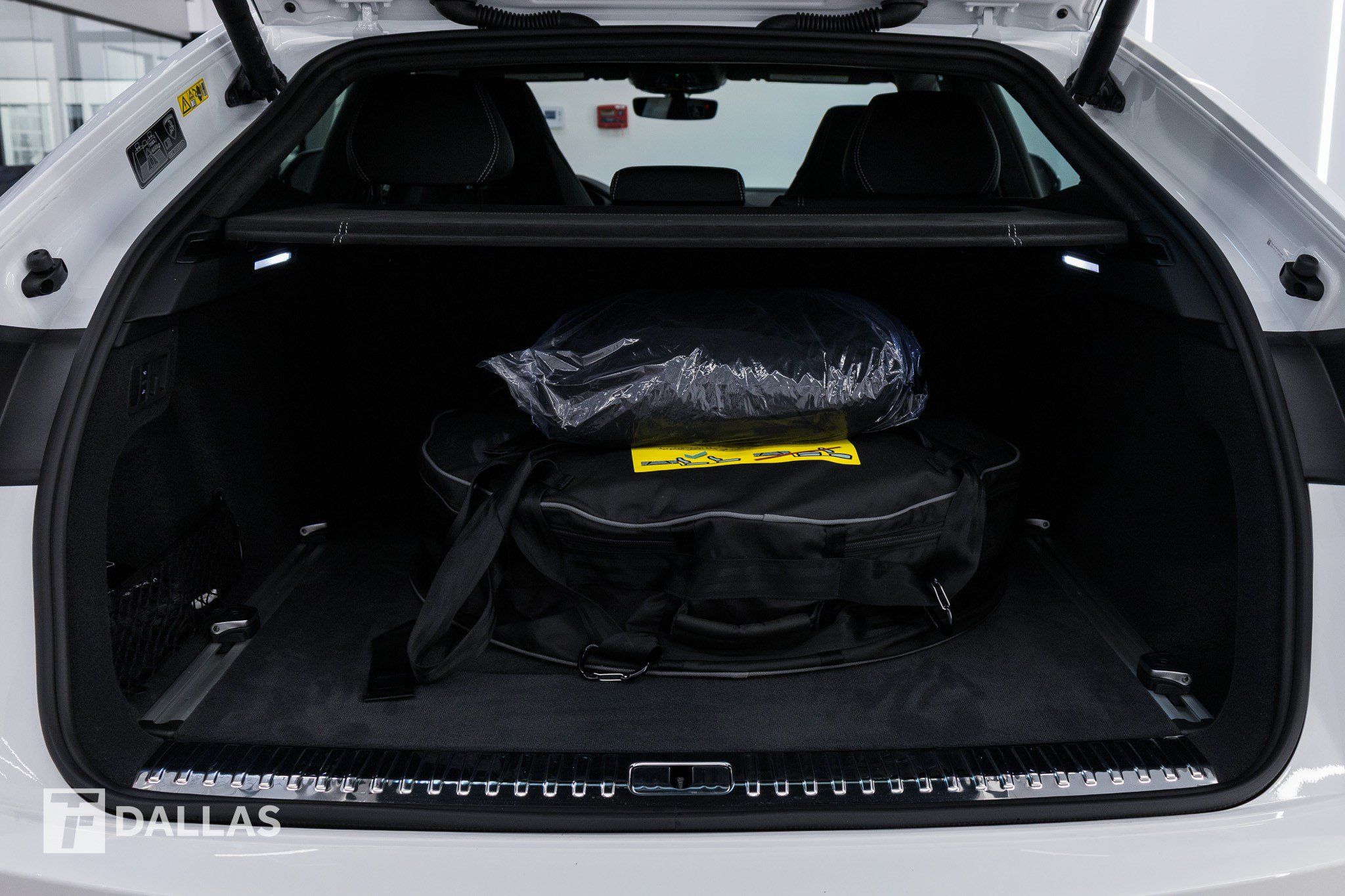 Used 2026 Lamborghini Urus SE AWD/4WD image 13