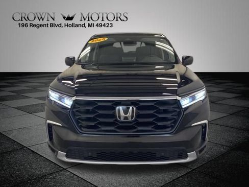 Used 2025 Honda Pilot EX-L image 2