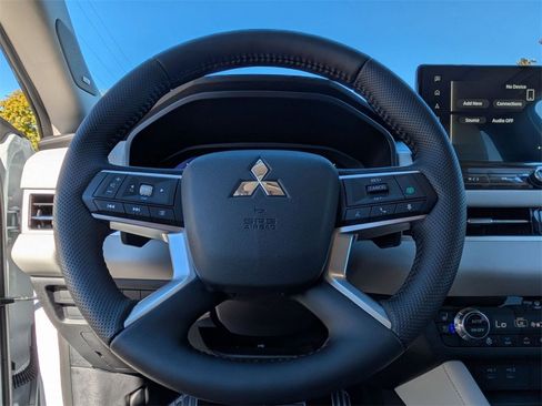 New 2025 Mitsubishi Outlander SEL image 19