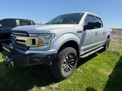 Used 2018 Ford F150 XLT w/ Equipment Group 302A Luxury AWD/4WD image 3