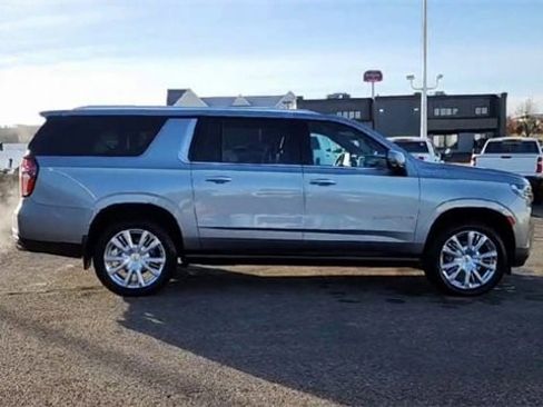 Certified 2024 Chevrolet Suburban High Country image 9