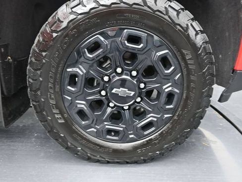 Used 2024 Chevrolet Silverado 2500 LTZ w/ LTZ Plus Package AWD/4WD image 28